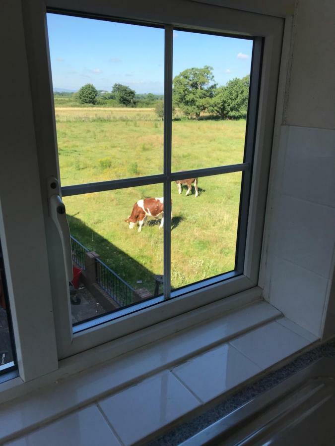 Moorhouse Farm Flat Apartman Telford Kültér fotó